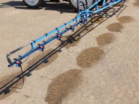 Распылители Боксер — пятна похожи на мячи для рэгби Распылители Боксер — пятна похожи на мячи для рэгби