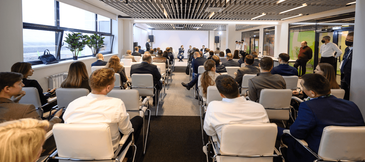 Обучение специалистов слайд 1